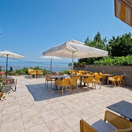 Sea View Guesthouse Opara ไพราน ภายนอก รูปภาพ