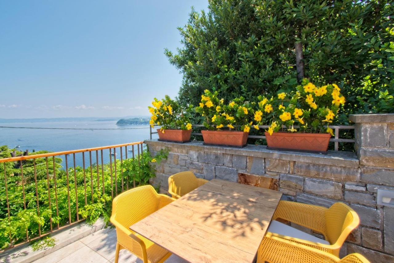 Sea View Guesthouse Opara ไพราน ภายนอก รูปภาพ