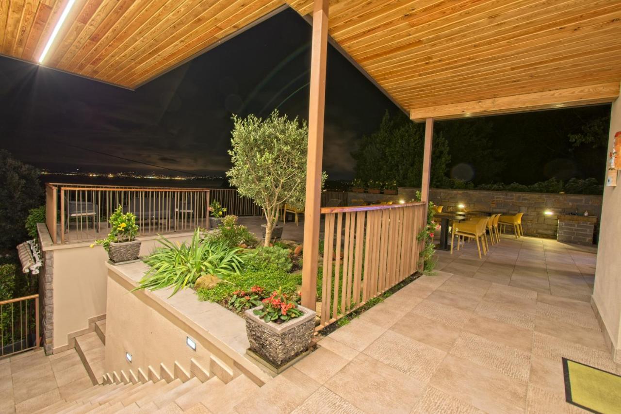 Sea View Guesthouse Opara ไพราน ภายนอก รูปภาพ