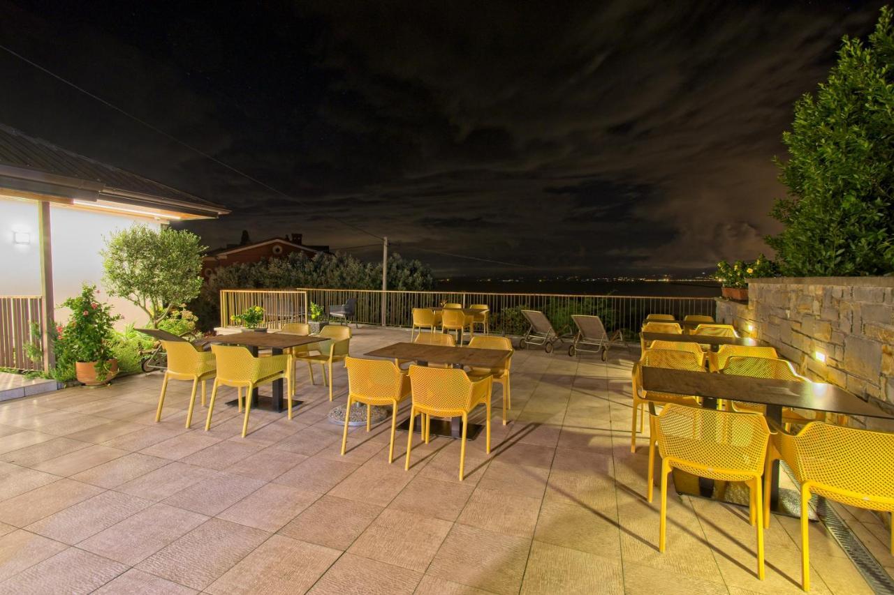 Sea View Guesthouse Opara ไพราน ภายนอก รูปภาพ