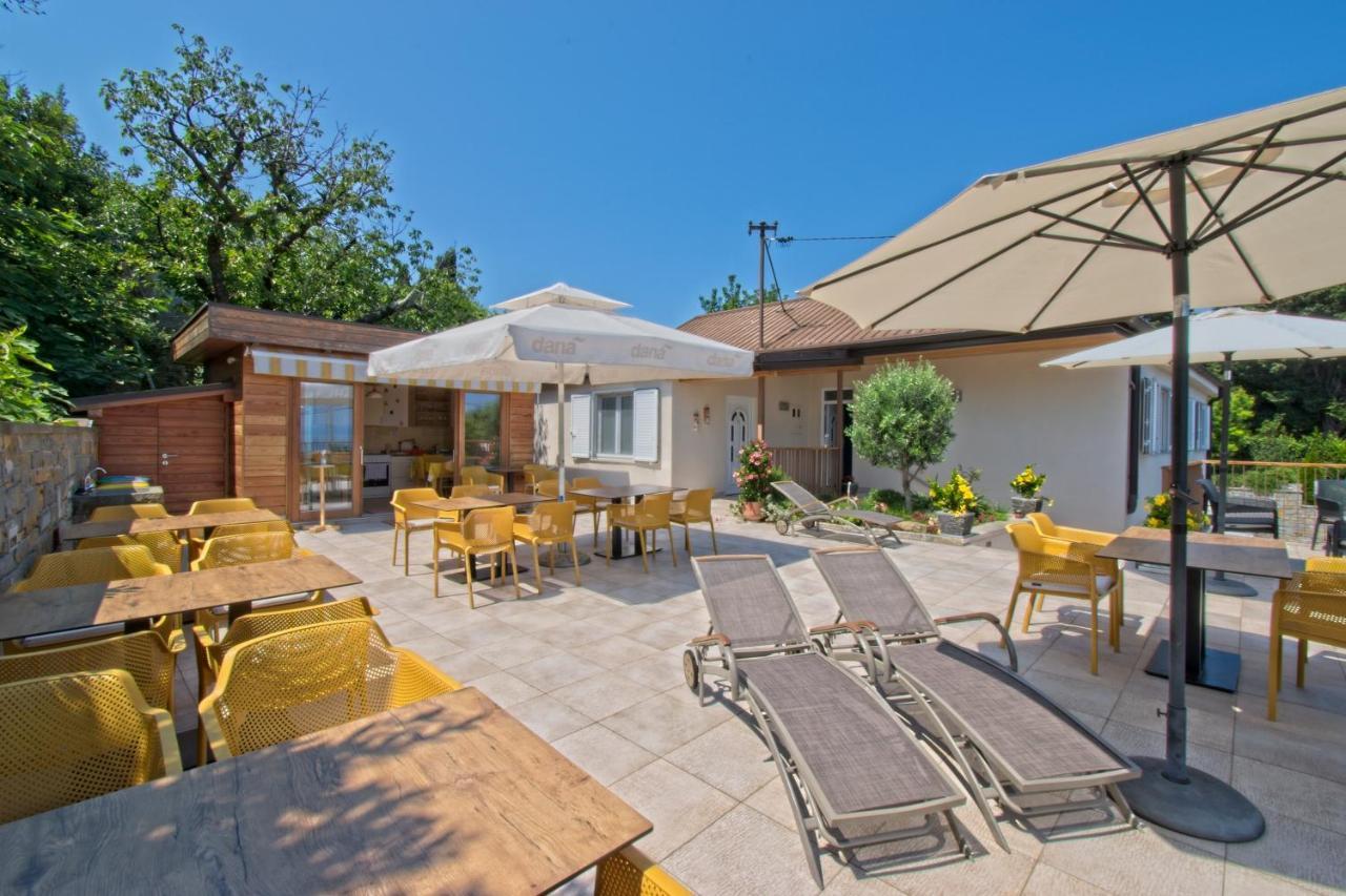 Sea View Guesthouse Opara ไพราน ภายนอก รูปภาพ