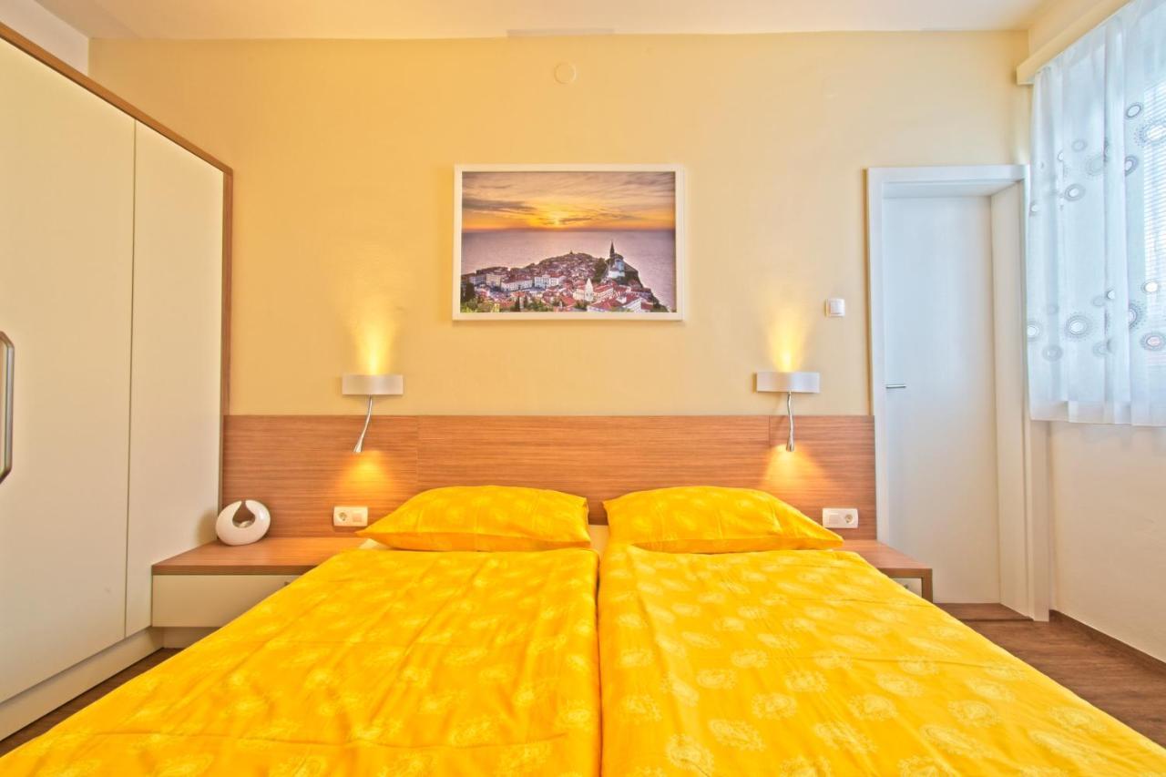 Sea View Guesthouse Opara ไพราน ภายนอก รูปภาพ