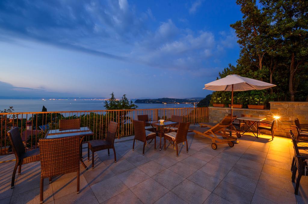 Sea View Guesthouse Opara ไพราน ภายนอก รูปภาพ