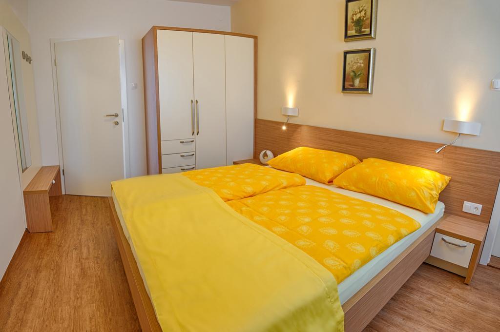 Sea View Guesthouse Opara ไพราน ห้อง รูปภาพ