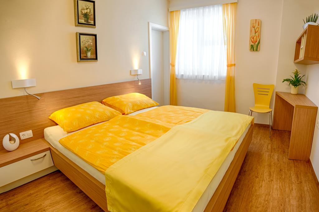 Sea View Guesthouse Opara ไพราน ห้อง รูปภาพ