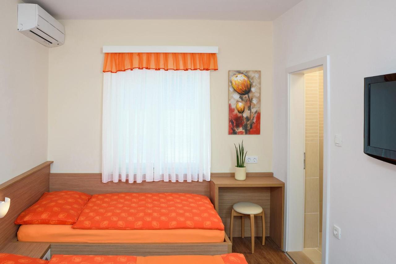 Sea View Guesthouse Opara ไพราน ภายนอก รูปภาพ